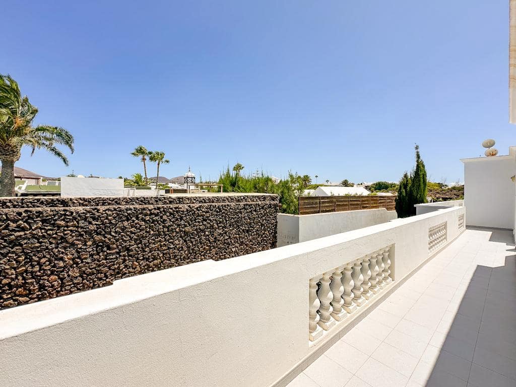 1 slaapkamer Appartement te koop in Puerto del Carmen met zwembad - € 265.000 (Ref: 9962307)