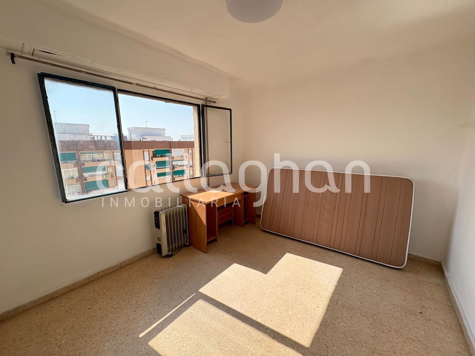 4 slaapkamer Flat te huur in Valencia stad - € 1.800 (Ref: 10003910)