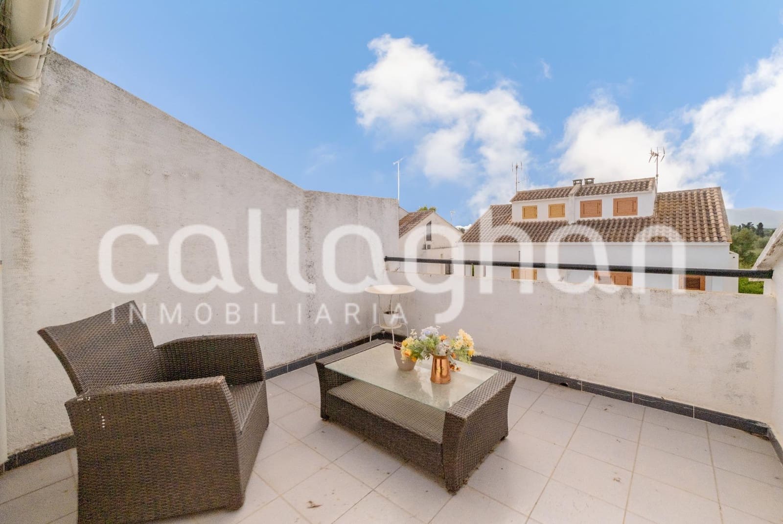 4 quarto Moradia em Banda para venda em Almarda com piscina garagem - 328 000 € (Ref: 10003911)