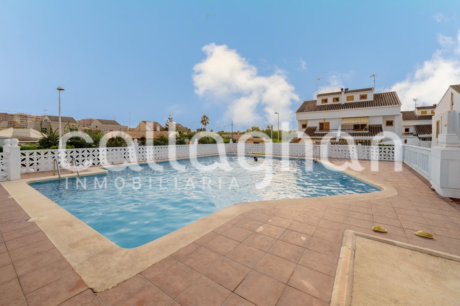 4 quarto Moradia em Banda para venda em Almarda com piscina garagem - 328 000 € (Ref: 10003911)
