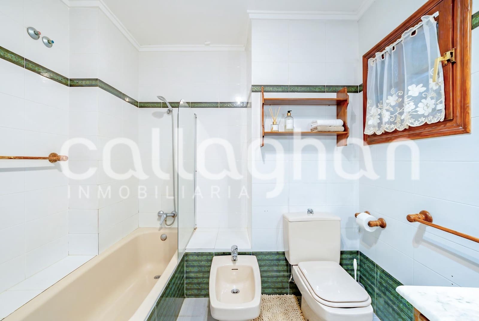 4 quarto Moradia em Banda para venda em Almarda com piscina garagem - 328 000 € (Ref: 10003911)