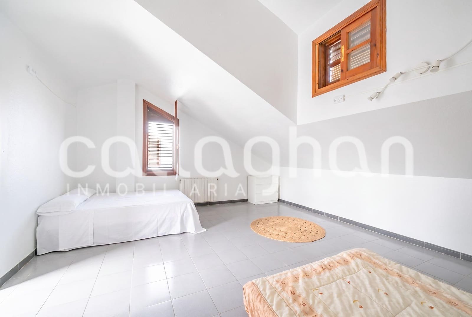 4 quarto Moradia em Banda para venda em Almarda com piscina garagem - 328 000 € (Ref: 10003911)