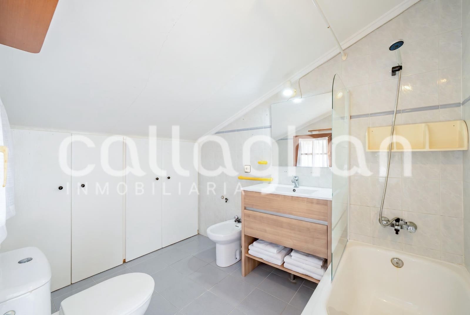 4 quarto Moradia em Banda para venda em Almarda com piscina garagem - 328 000 € (Ref: 10003911)