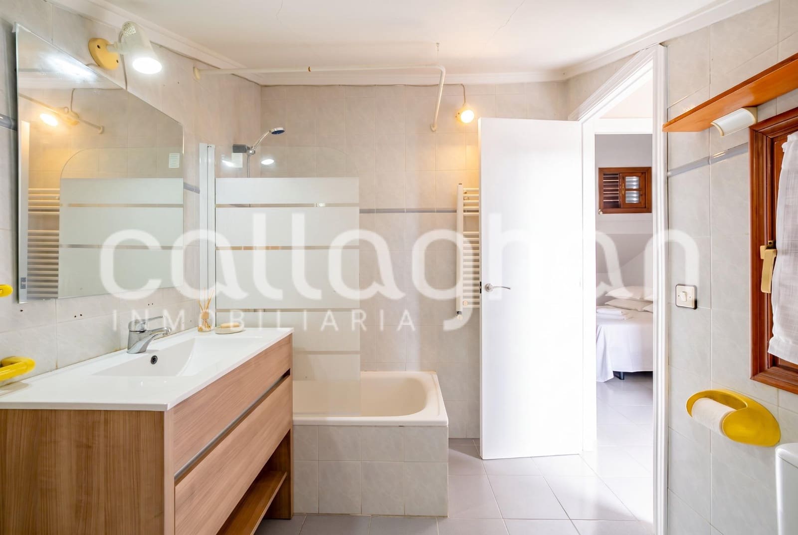 4 quarto Moradia em Banda para venda em Almarda com piscina garagem - 328 000 € (Ref: 10003911)