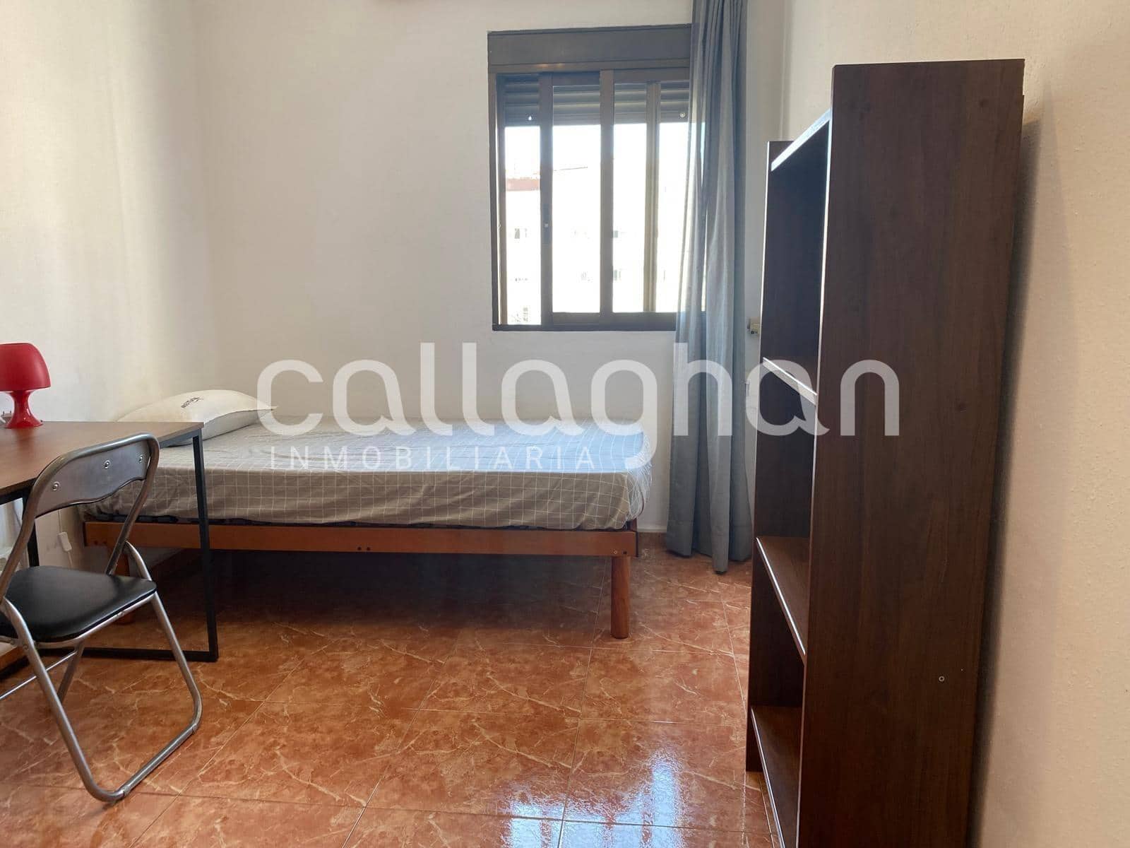 3 sovrum Lägenhet att hyra i Valencia stad - 1 100 € (Ref: 10021102)