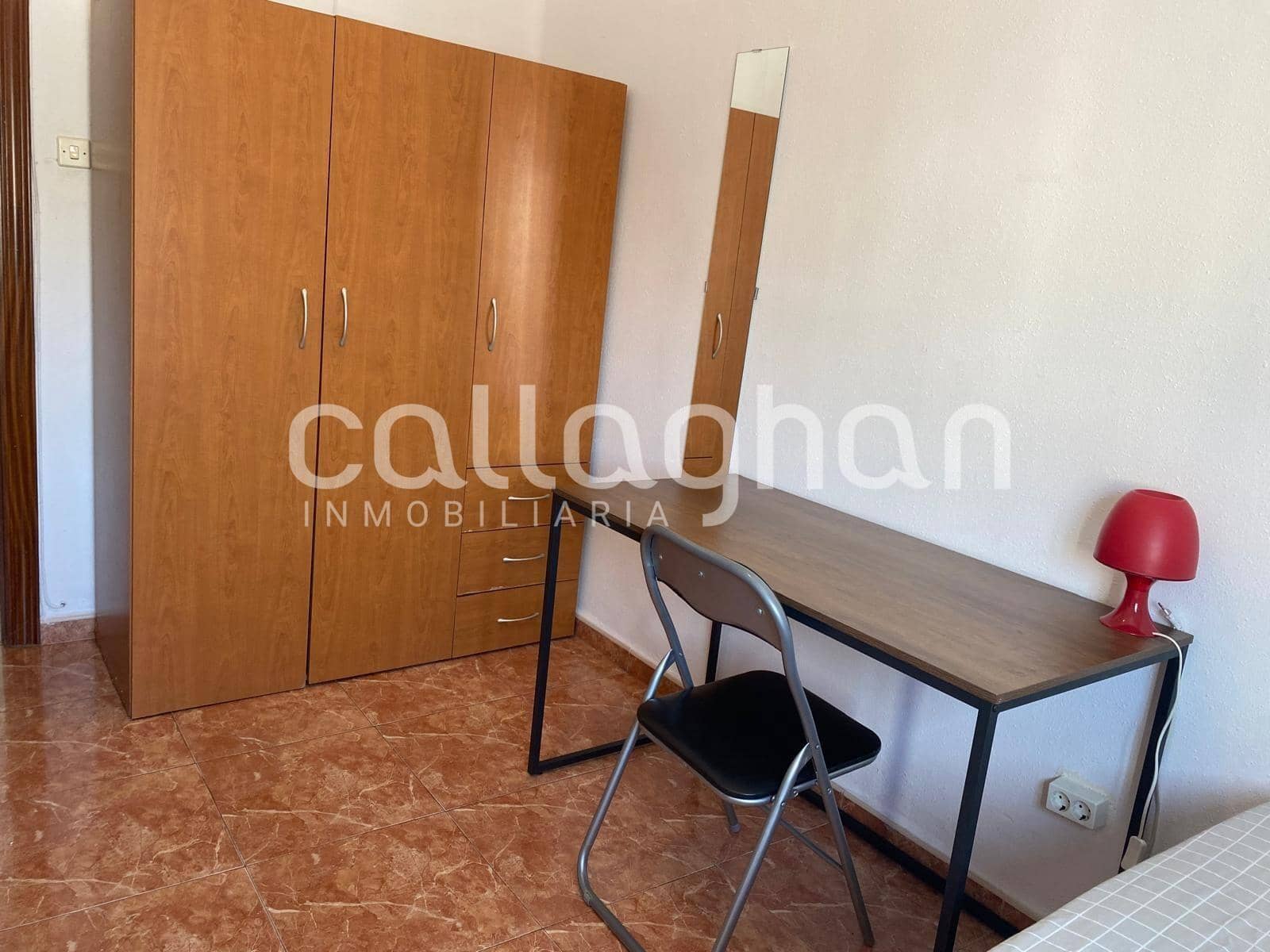 3 sovrum Lägenhet att hyra i Valencia stad - 1 100 € (Ref: 10021102)