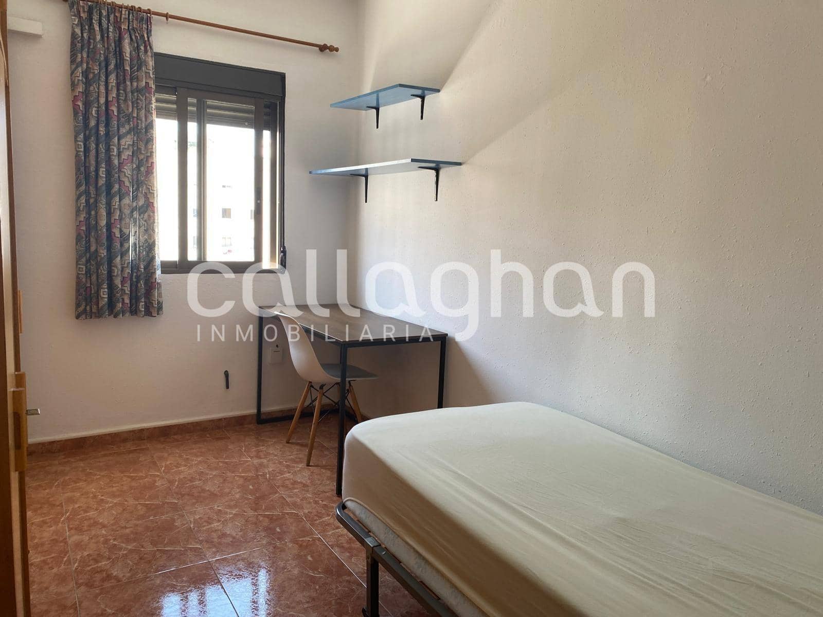 3 sovrum Lägenhet att hyra i Valencia stad - 1 100 € (Ref: 10021102)