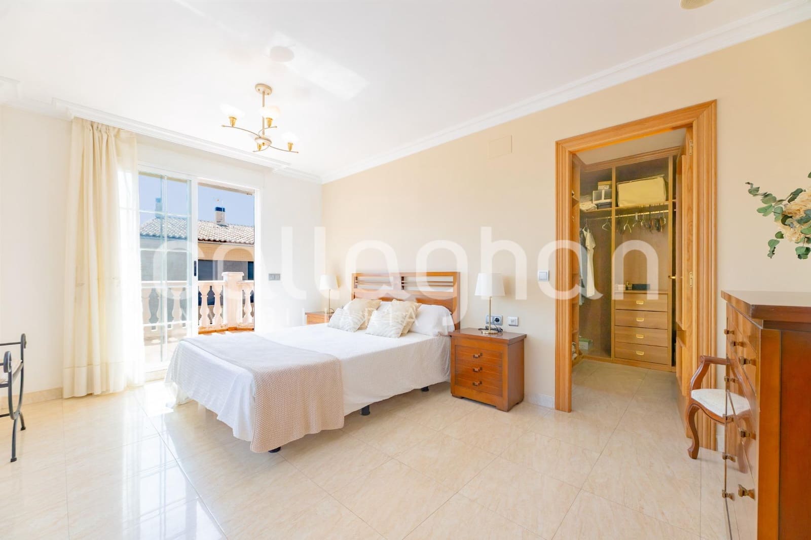 5 bedroom Villa for sale in Sagunto / Sagunt with garage - € 625,000 (Ref: 10022623)