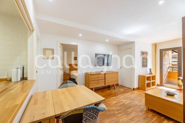 Appartement de 2 chambres à louer à Ciutat Jardi, Valence ville - 1 400 € (Ref: 10027456)
