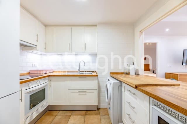 Appartement de 2 chambres à louer à Ciutat Jardi, Valence ville - 1 400 € (Ref: 10027456)