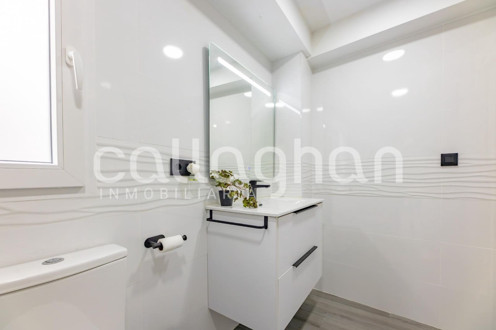 3 bedroom Villa for rent in Vilamarxant / Villamarchante with pool garage - € 2,100 (Ref: 10051631)