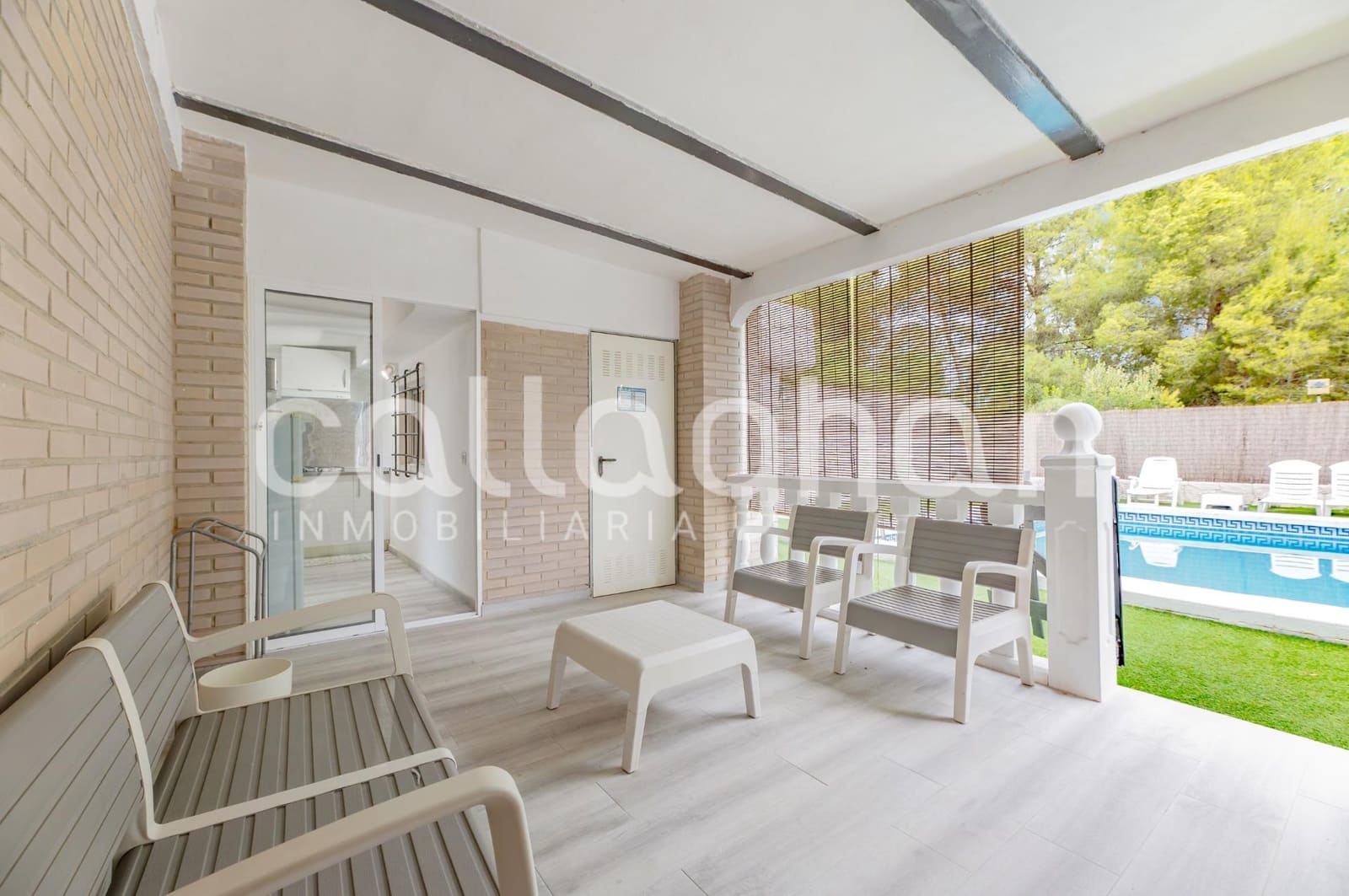 3 bedroom Villa for rent in Vilamarxant / Villamarchante with pool garage - € 2,100 (Ref: 10051631)