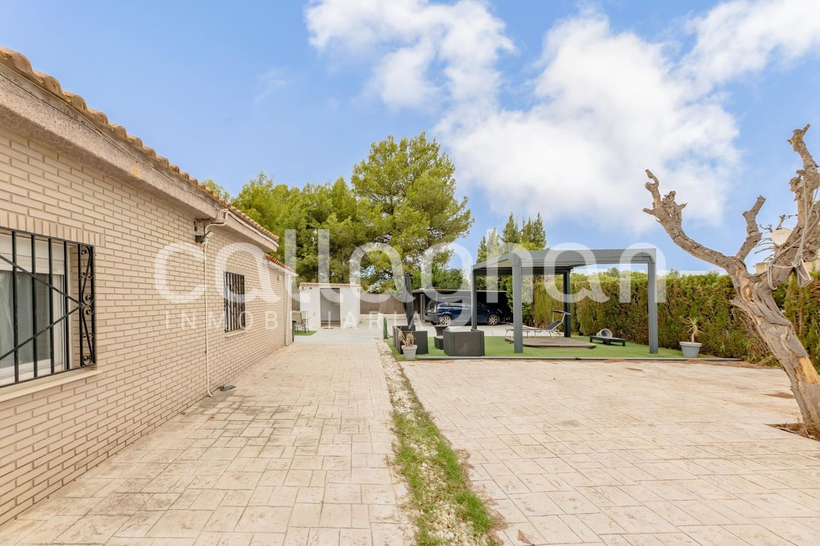 3 bedroom Villa for rent in Vilamarxant / Villamarchante with pool garage - € 2,100 (Ref: 10051631)