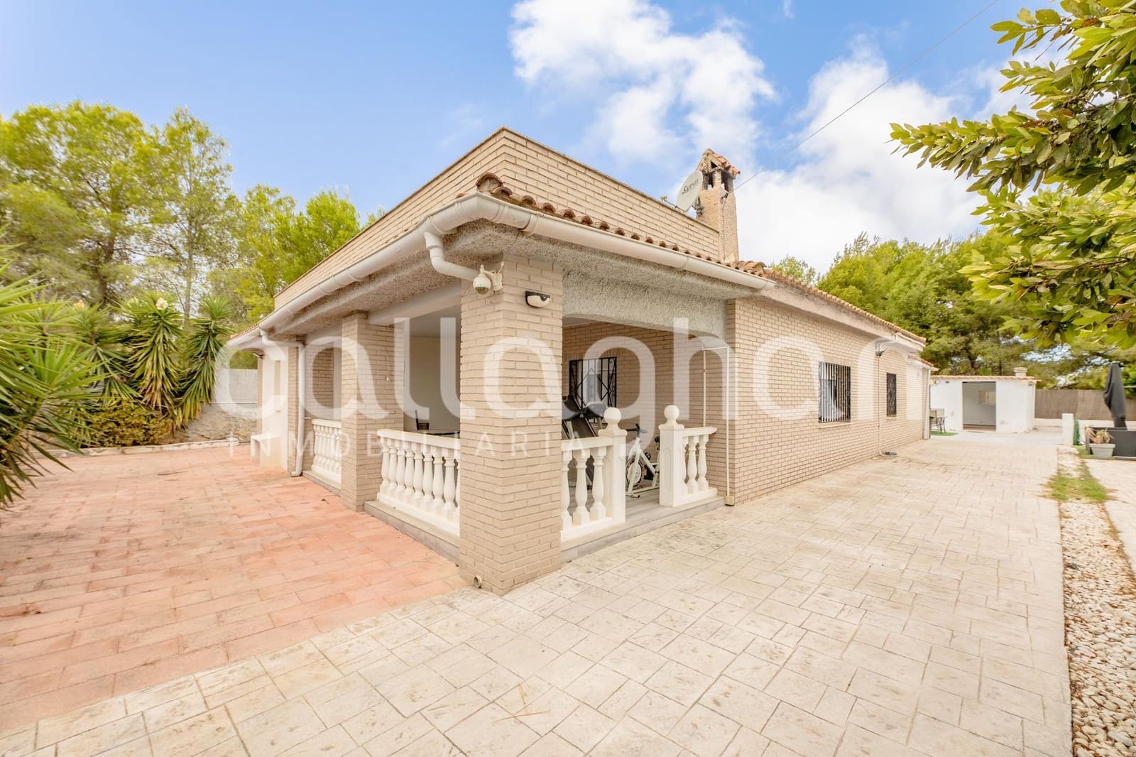 3 bedroom Villa for rent in Vilamarxant / Villamarchante with pool garage - € 2,100 (Ref: 10051631)