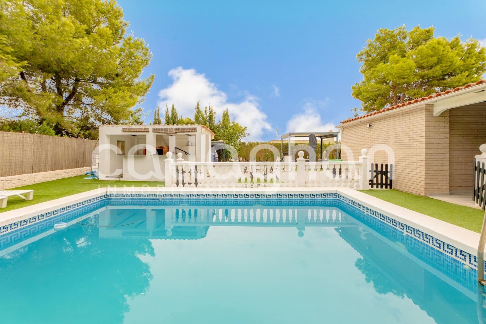 3 bedroom Villa for rent in Vilamarxant / Villamarchante with pool garage - € 2,100 (Ref: 10051631)