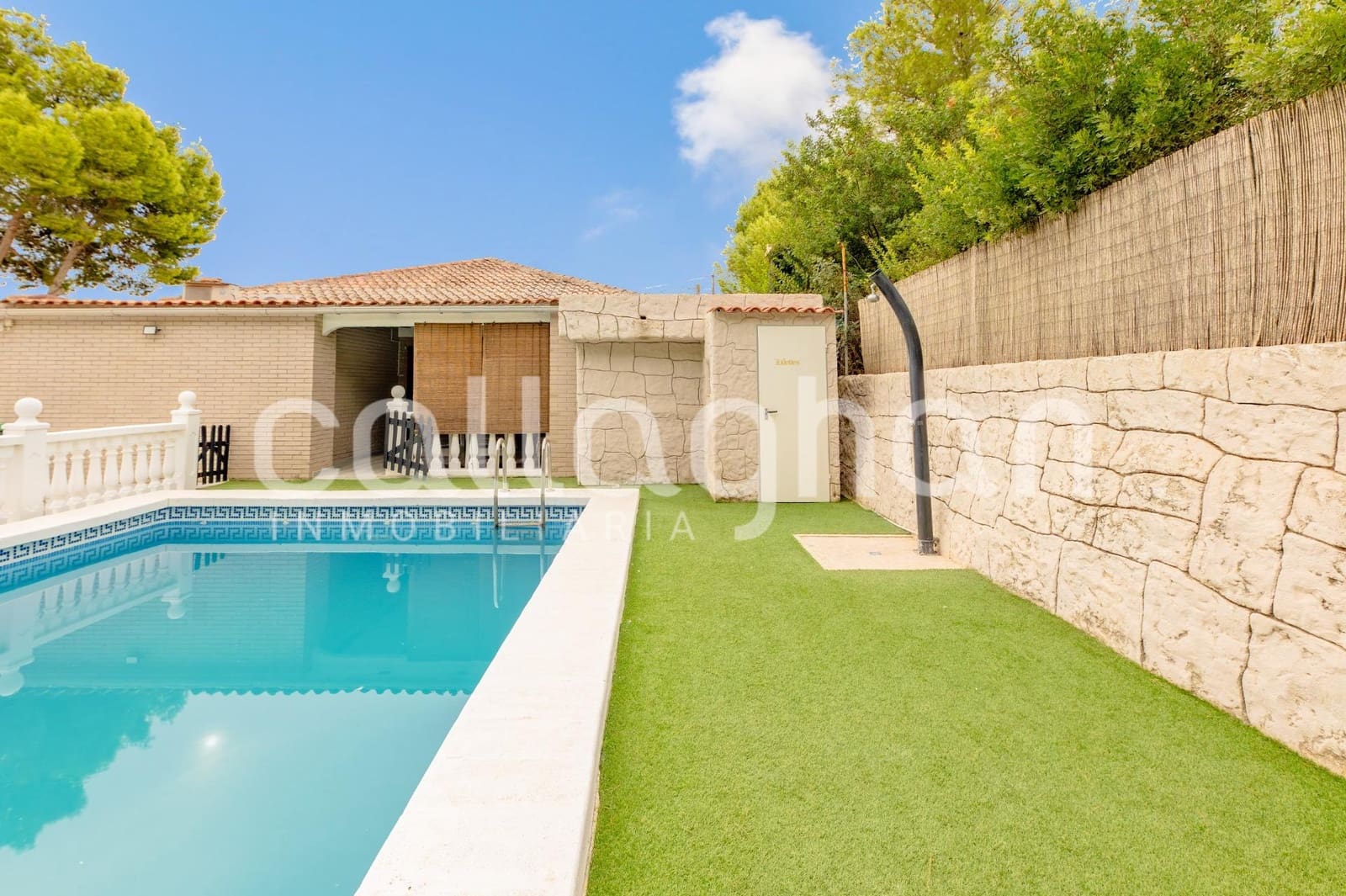 3 bedroom Villa for rent in Vilamarxant / Villamarchante with pool garage - € 2,100 (Ref: 10051631)