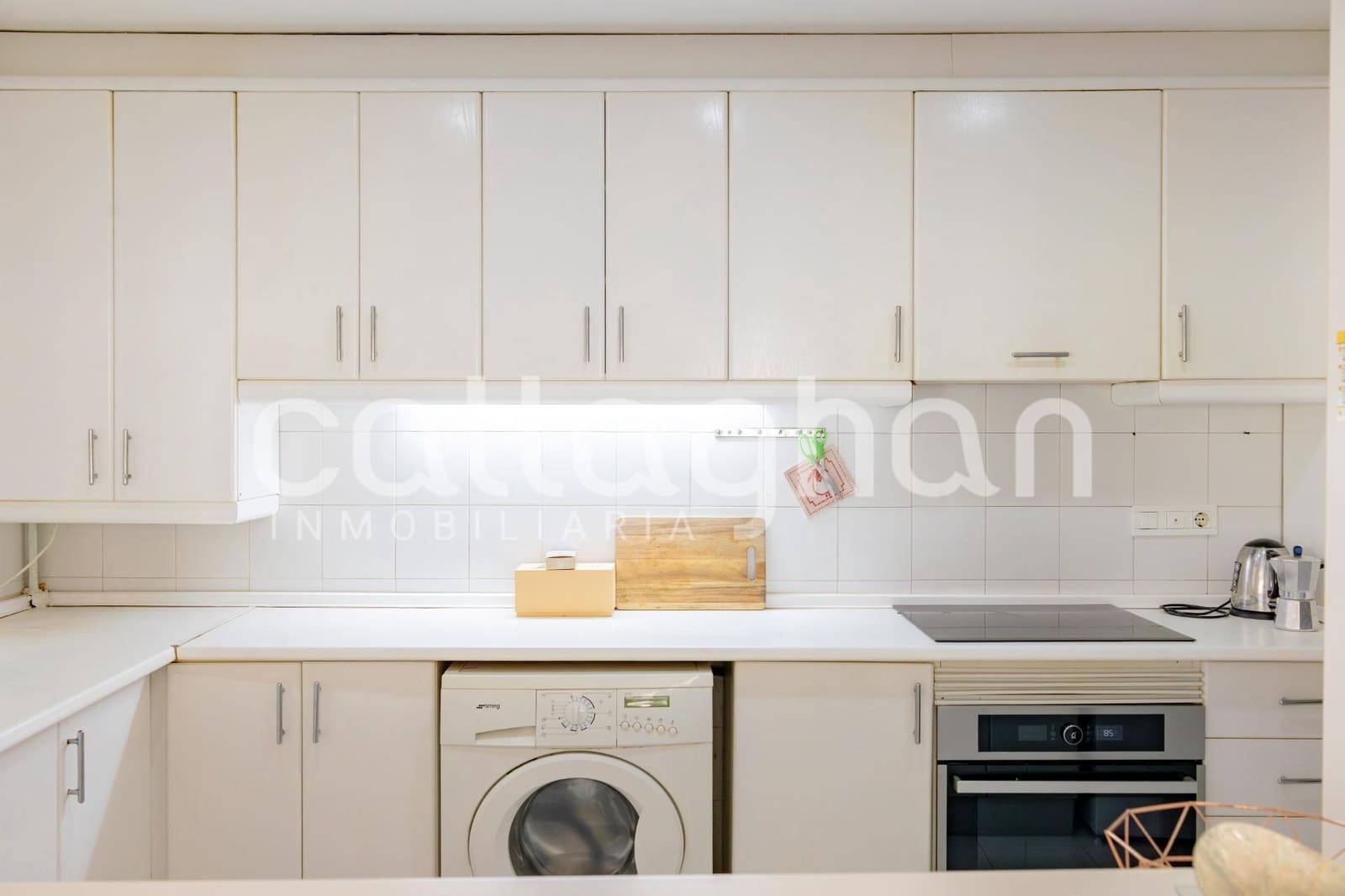 Piso de 6 habitaciones en València ciudad en alquiler con garaje - 2.300 € (Ref: 10078272)