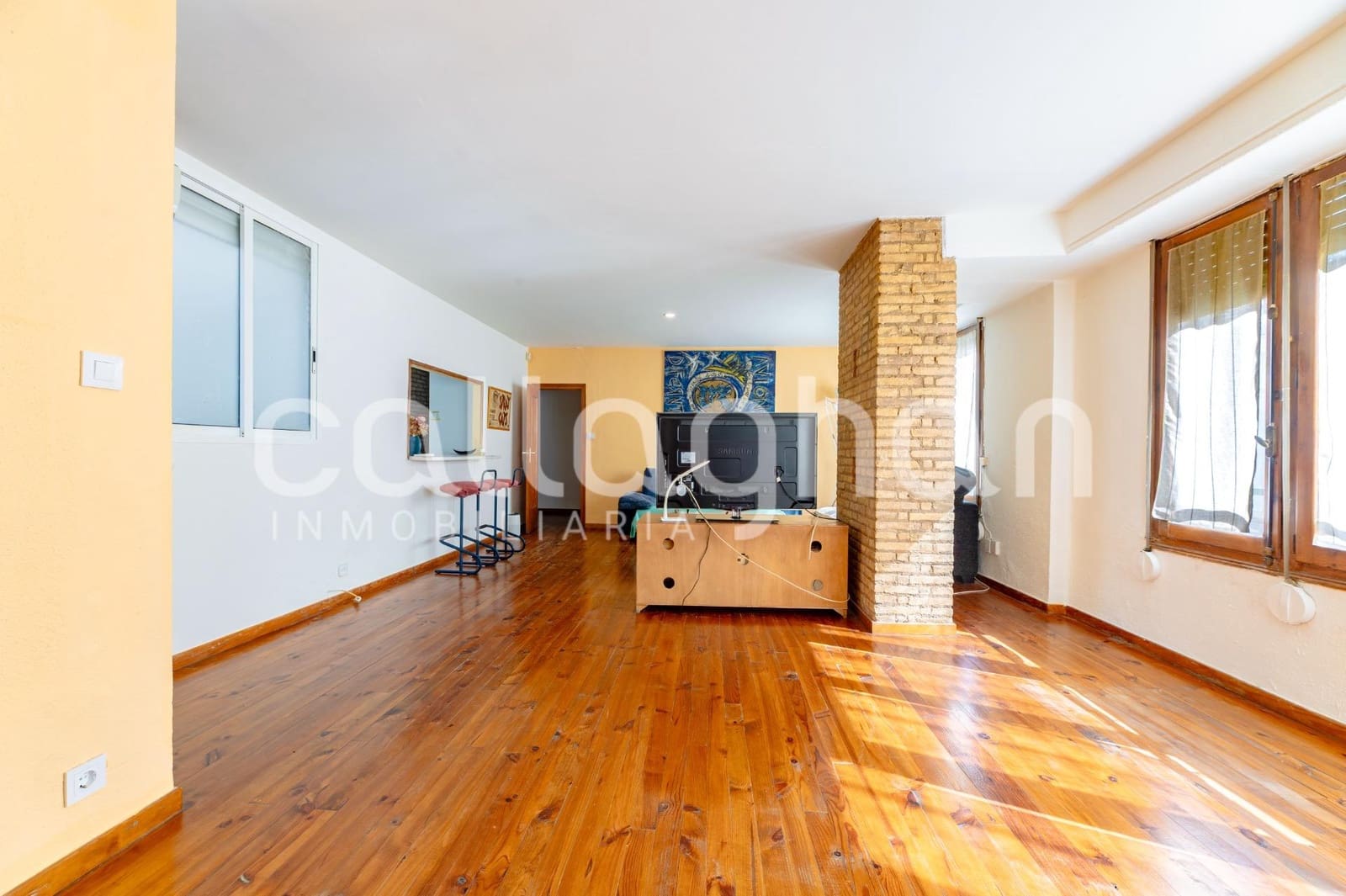 Piso de 6 habitaciones en València ciudad en alquiler con garaje - 2.300 € (Ref: 10078272)