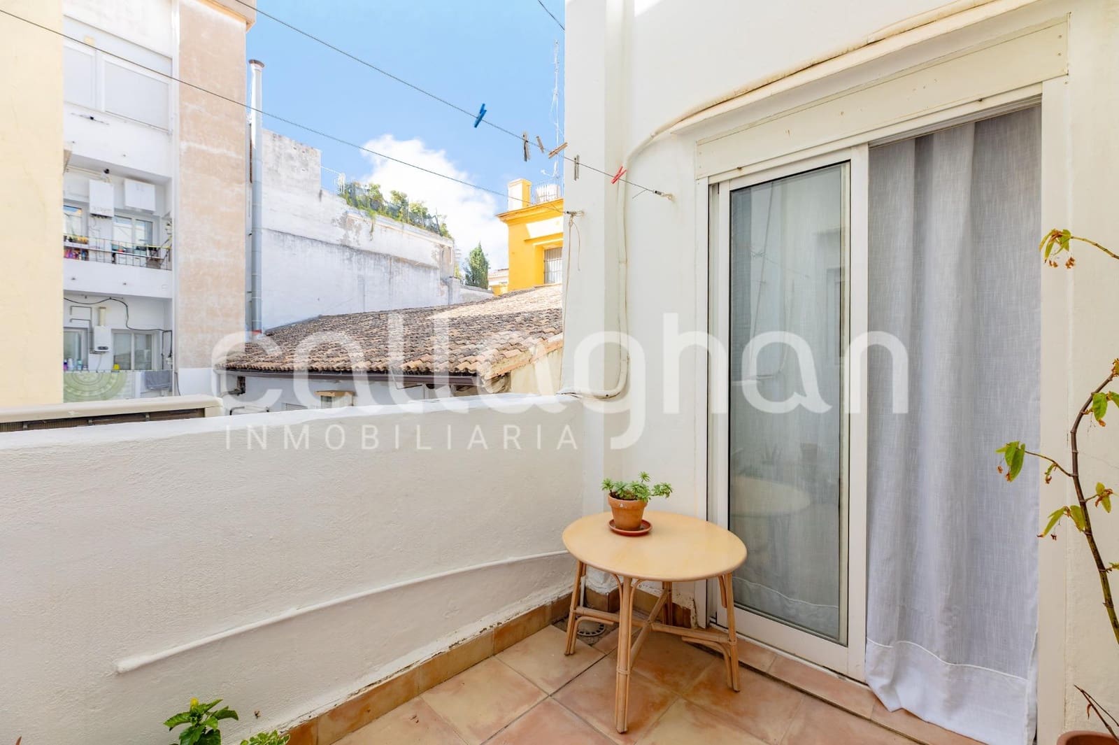 Piso de 6 habitaciones en València ciudad en alquiler con garaje - 2.300 € (Ref: 10078272)