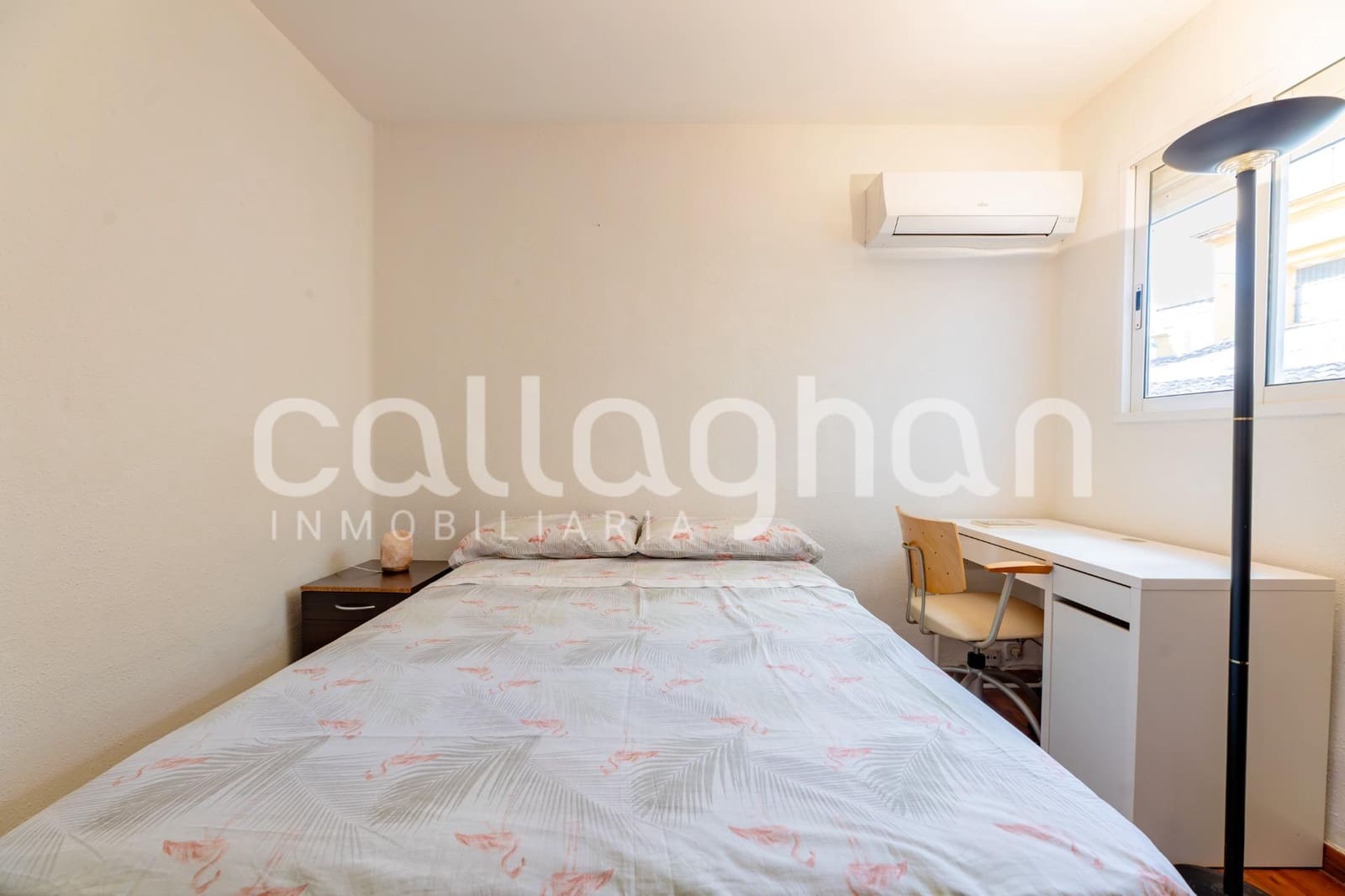 Piso de 6 habitaciones en València ciudad en alquiler con garaje - 2.300 € (Ref: 10078272)