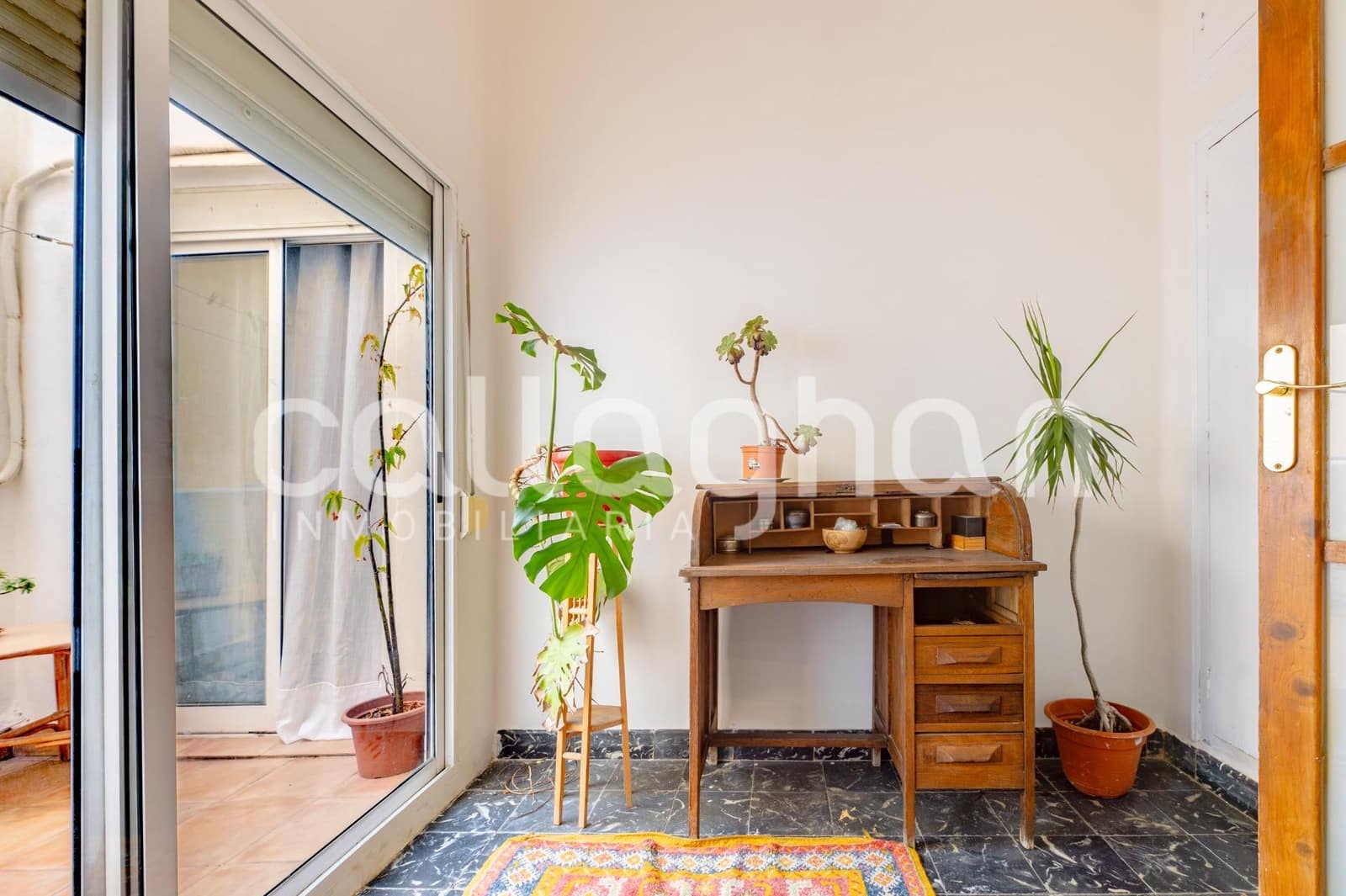 Piso de 6 habitaciones en València ciudad en alquiler con garaje - 2.300 € (Ref: 10078272)