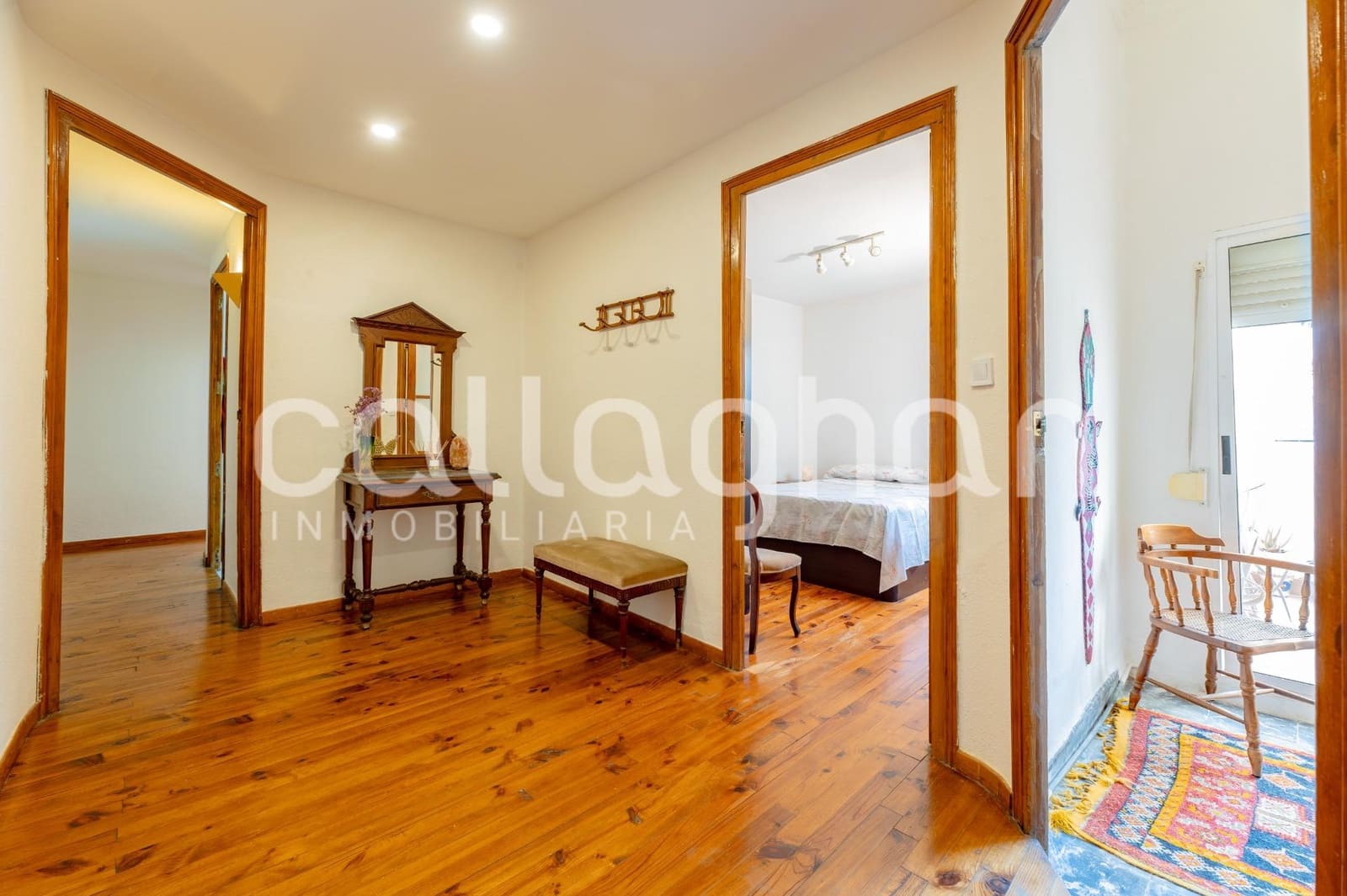 Piso de 6 habitaciones en València ciudad en alquiler con garaje - 2.300 € (Ref: 10078272)