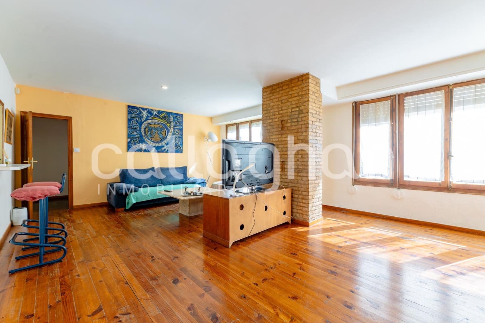 Piso de 6 habitaciones en València ciudad en alquiler con garaje - 2.300 € (Ref: 10078272)