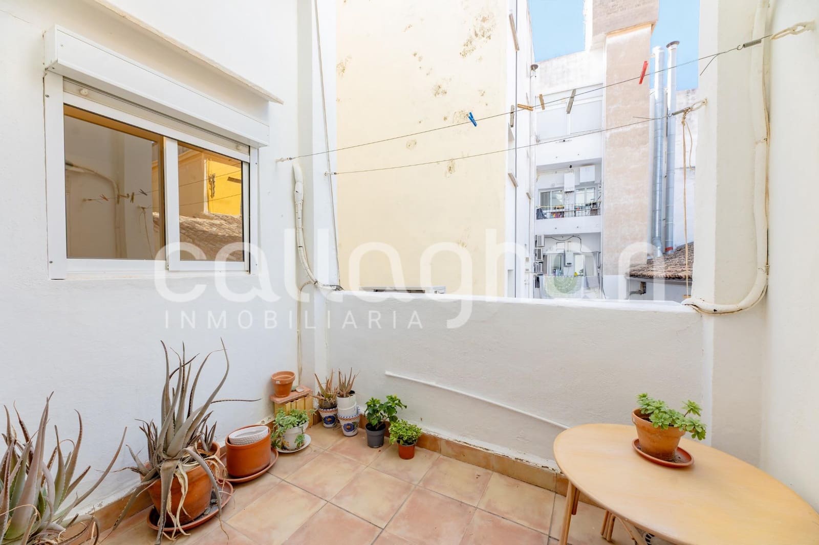 Piso de 6 habitaciones en València ciudad en alquiler con garaje - 2.300 € (Ref: 10078272)