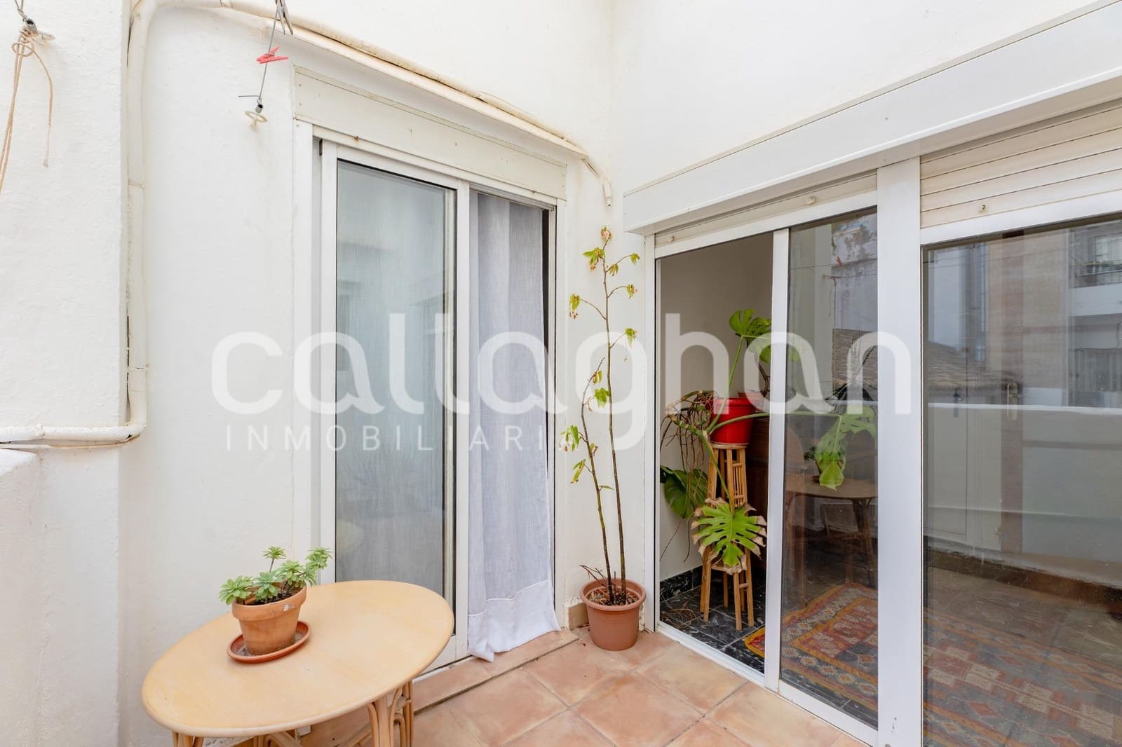 Piso de 6 habitaciones en València ciudad en alquiler con garaje - 2.300 € (Ref: 10078272)