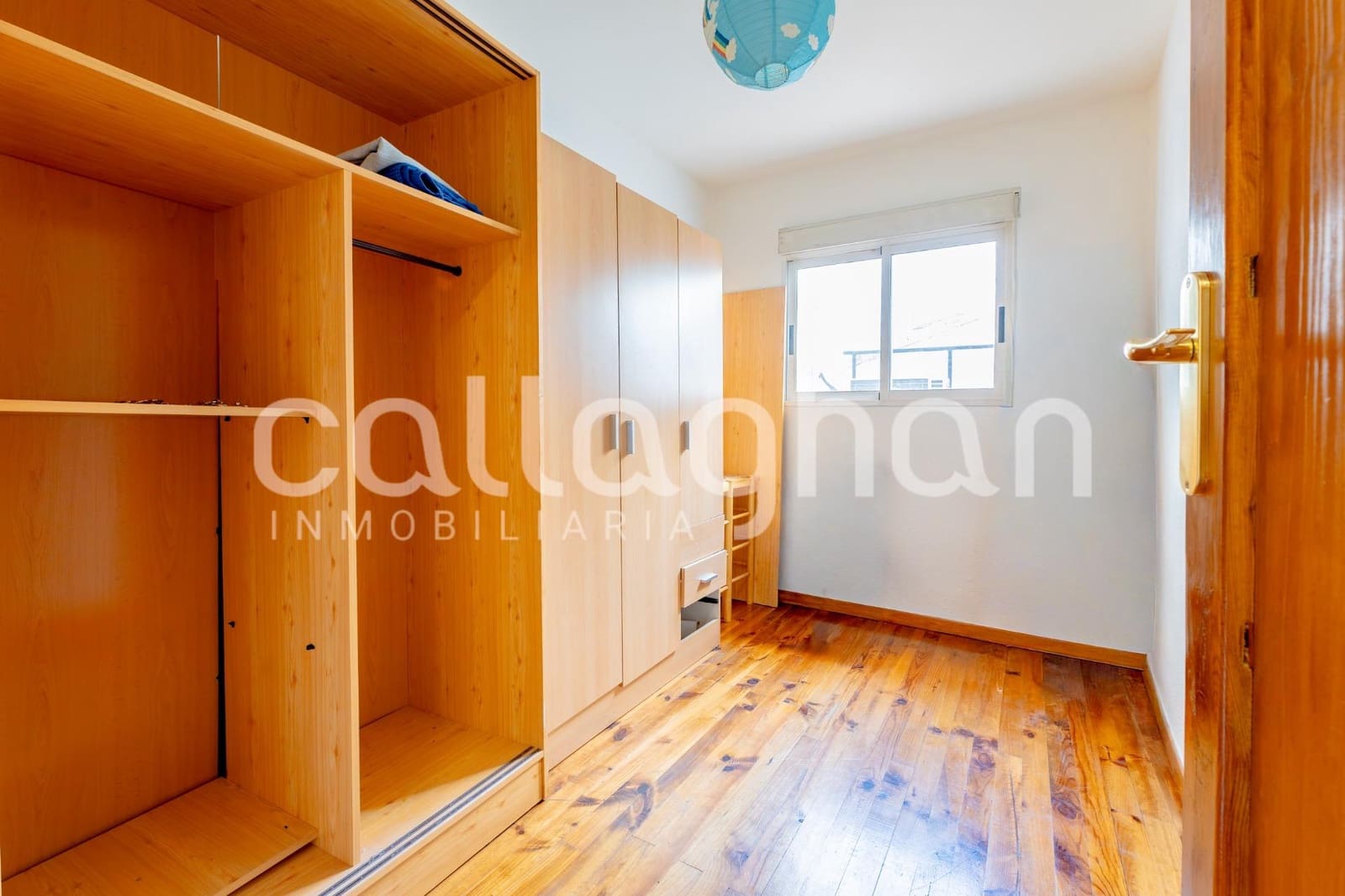 Piso de 6 habitaciones en València ciudad en alquiler con garaje - 2.300 € (Ref: 10078272)