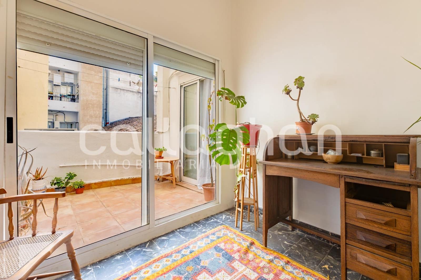 Piso de 6 habitaciones en València ciudad en alquiler con garaje - 2.300 € (Ref: 10078272)
