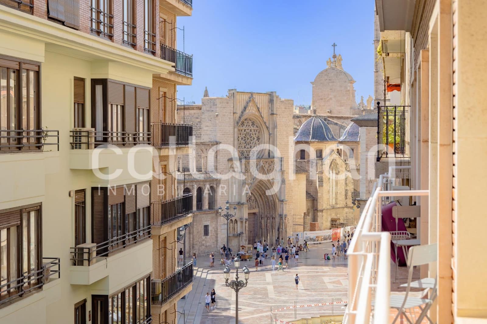 Piso de 6 habitaciones en València ciudad en alquiler con garaje - 2.300 € (Ref: 10078272)