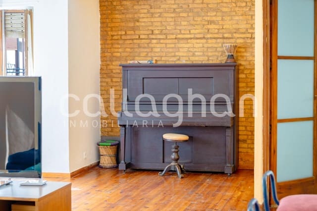 Piso de 6 habitaciones en Ciutat Vella, València ciudad en alquiler con garaje - 2.300 € (Ref: 10078272)