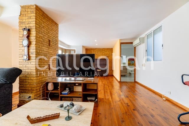 Piso de 6 habitaciones en Ciutat Vella, València ciudad en alquiler con garaje - 2.300 € (Ref: 10078272)