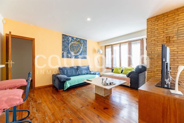 Piso de 6 habitaciones en Ciutat Vella, València ciudad en alquiler con garaje - 2.300 € (Ref: 10078272)