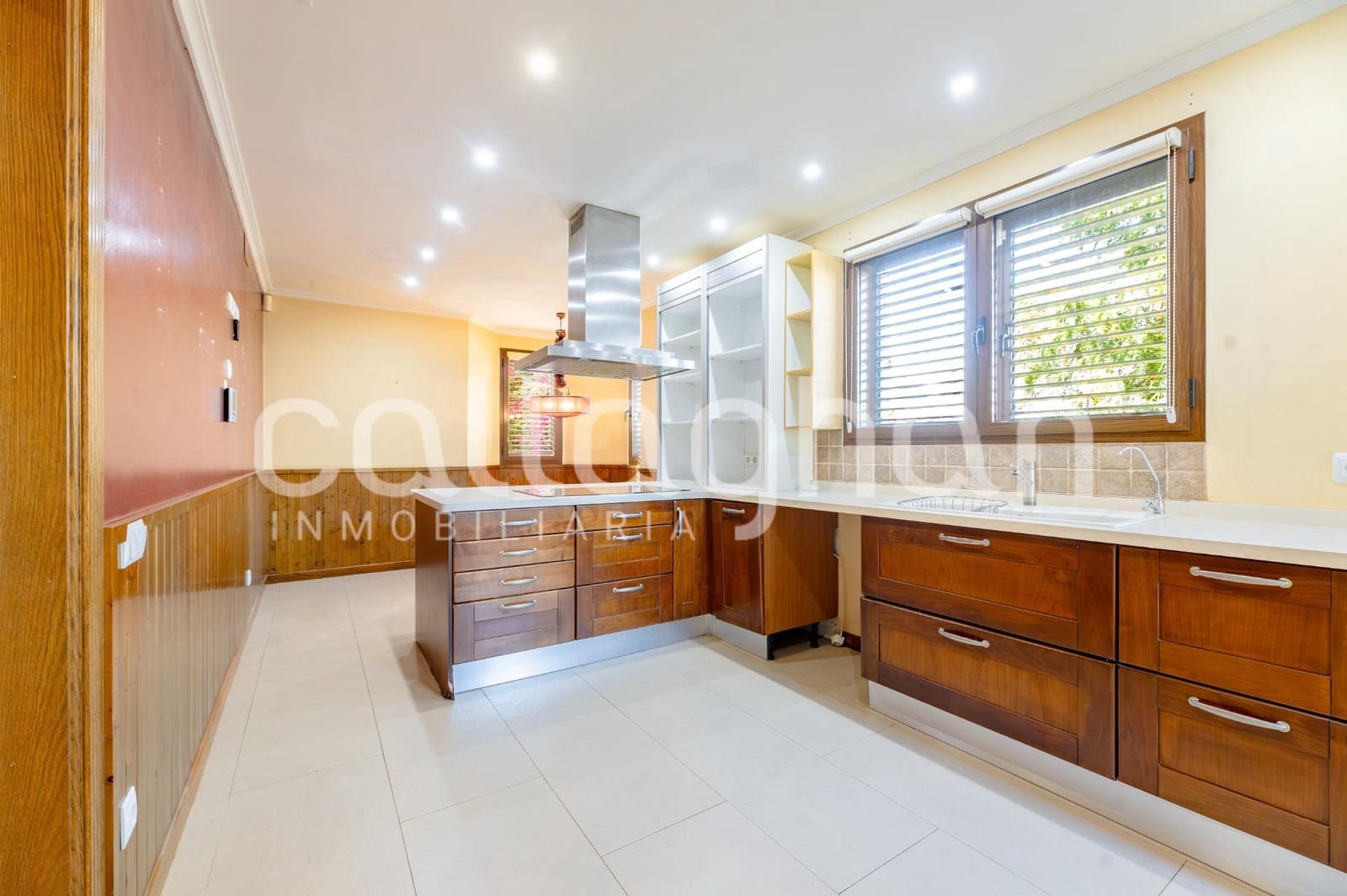 7 bedroom Villa for sale in Betera with pool garage - € 950,000 (Ref: 10129373)