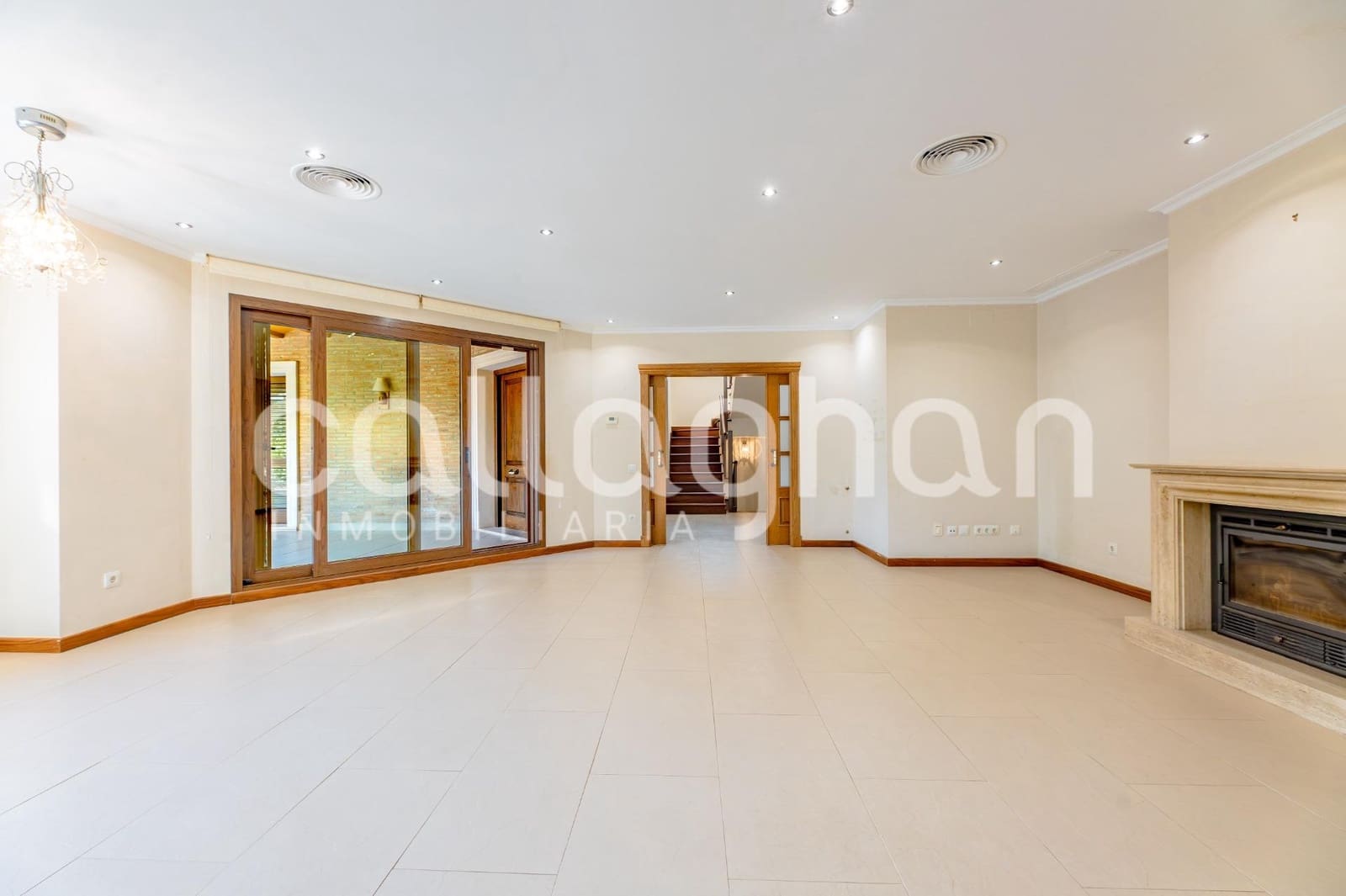 7 bedroom Villa for sale in Betera with pool garage - € 950,000 (Ref: 10129373)
