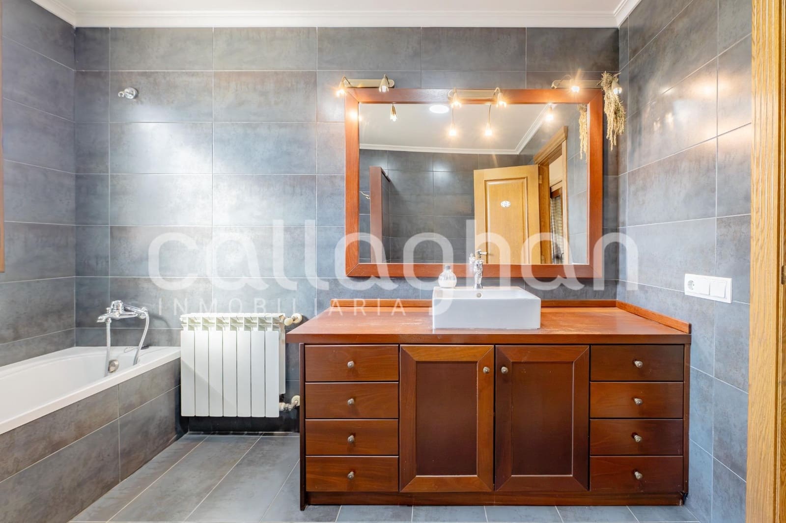 7 bedroom Villa for sale in Betera with pool garage - € 950,000 (Ref: 10129373)