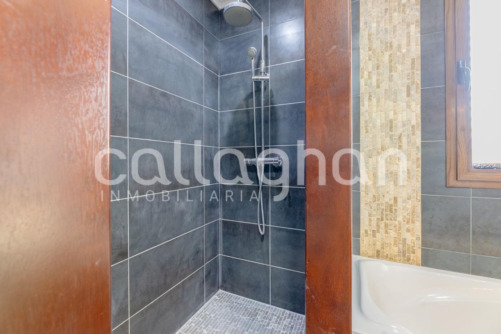 7 bedroom Villa for sale in Betera with pool garage - € 950,000 (Ref: 10129373)