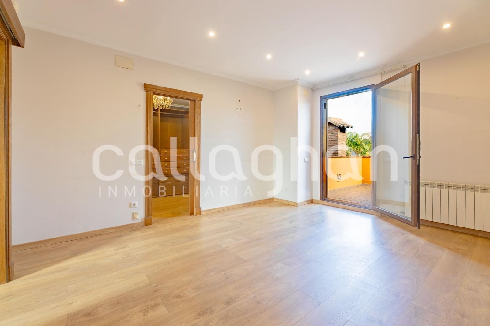 7 bedroom Villa for sale in Betera with pool garage - € 950,000 (Ref: 10129373)