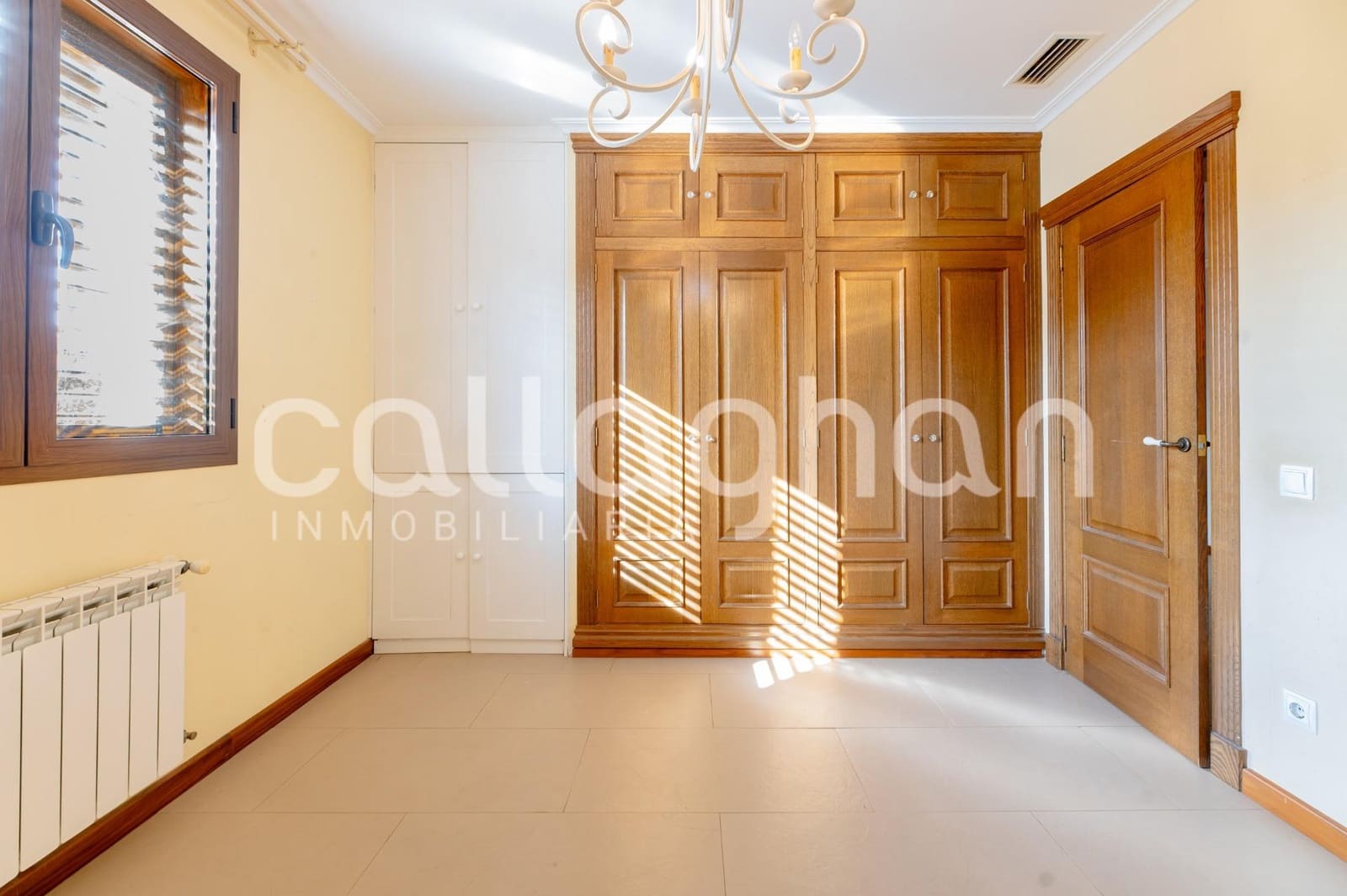 7 bedroom Villa for sale in Betera with pool garage - € 950,000 (Ref: 10129373)