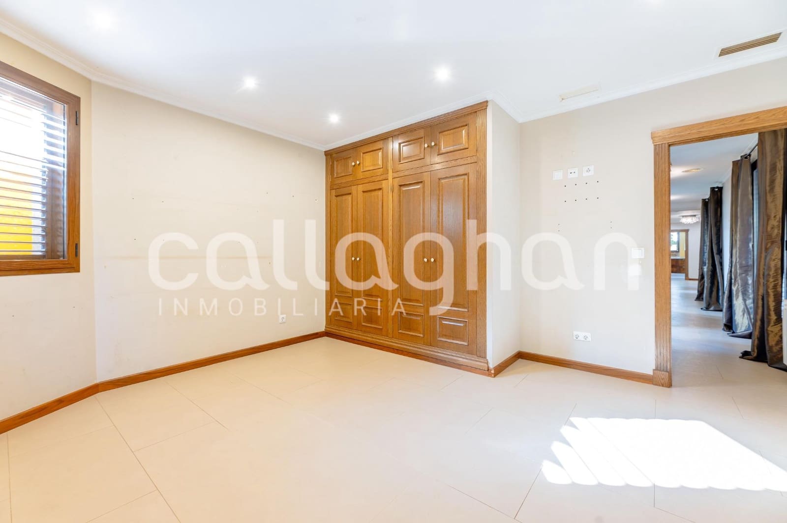 7 bedroom Villa for sale in Betera with pool garage - € 950,000 (Ref: 10129373)