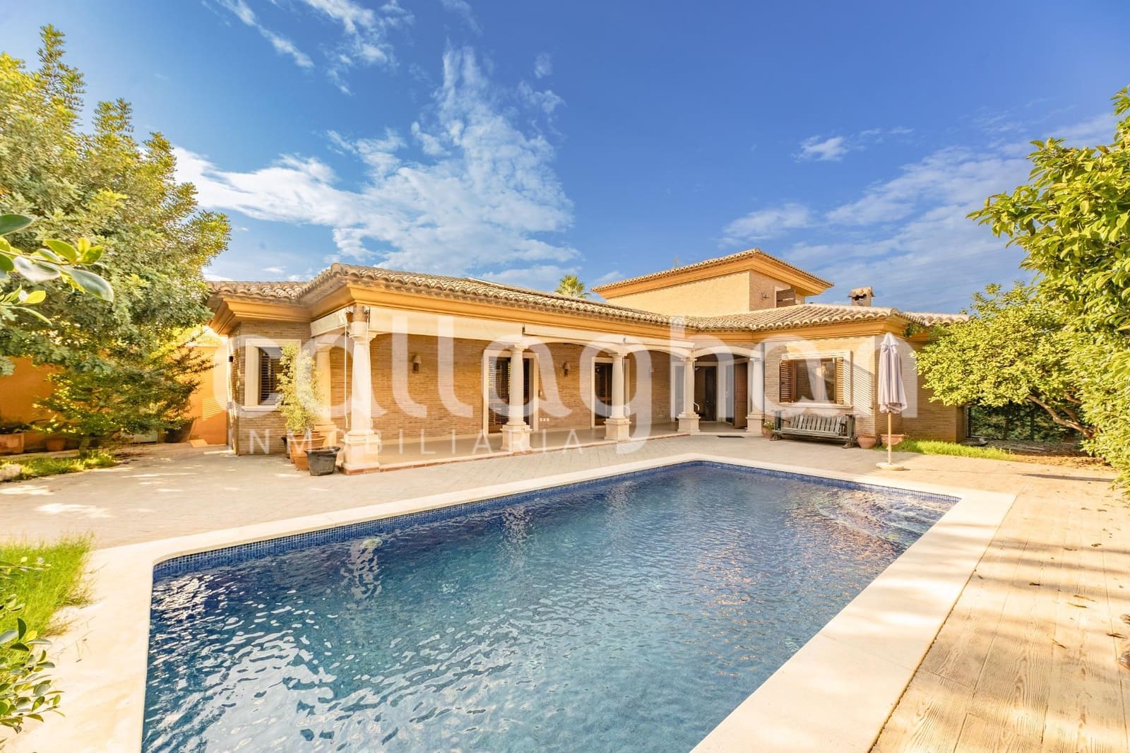 7 bedroom Villa for sale in Betera with pool garage - € 950,000 (Ref: 10129373)