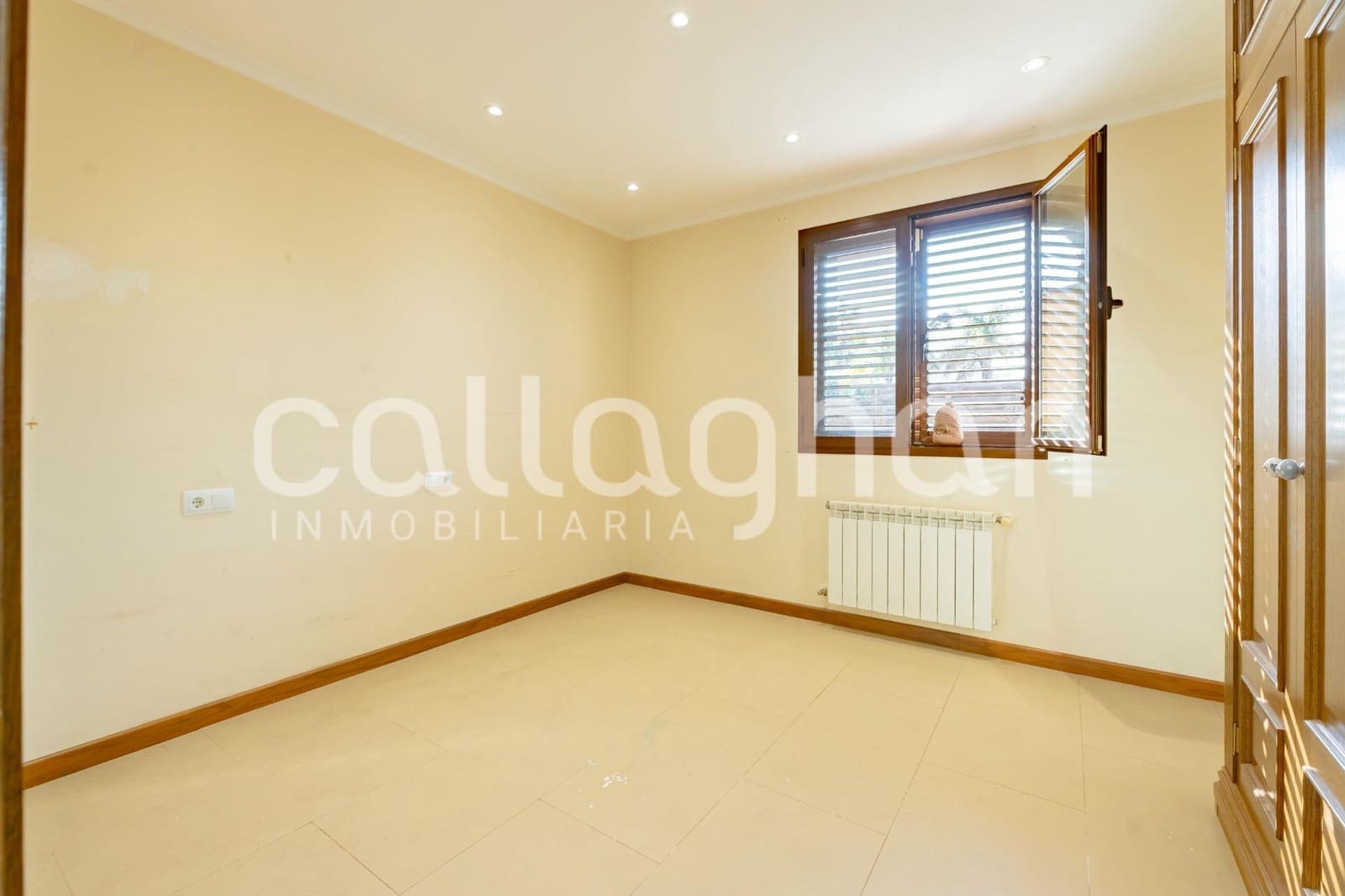 7 bedroom Villa for sale in Betera with pool garage - € 950,000 (Ref: 10129373)