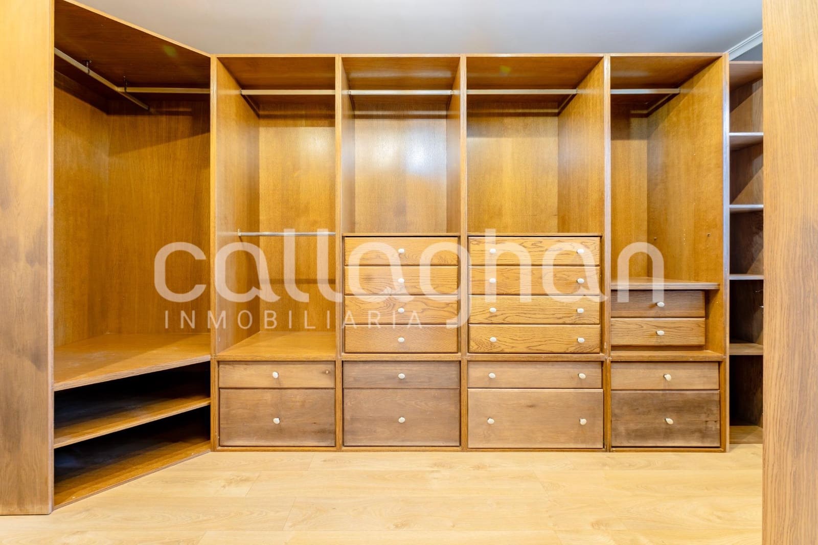 7 bedroom Villa for sale in Betera with pool garage - € 950,000 (Ref: 10129373)