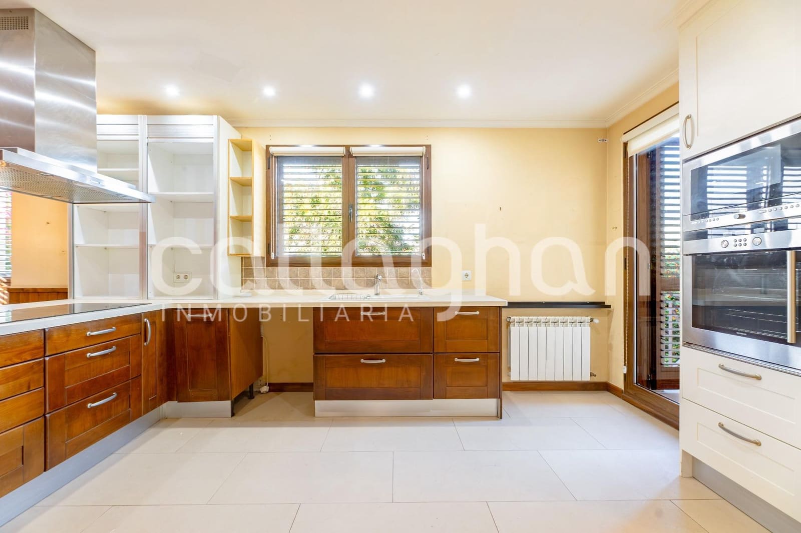 7 bedroom Villa for sale in Betera with pool garage - € 950,000 (Ref: 10129373)
