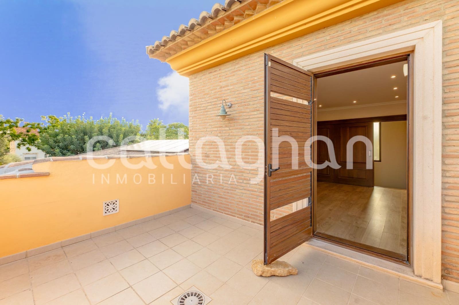 7 bedroom Villa for sale in Betera with pool garage - € 950,000 (Ref: 10129373)