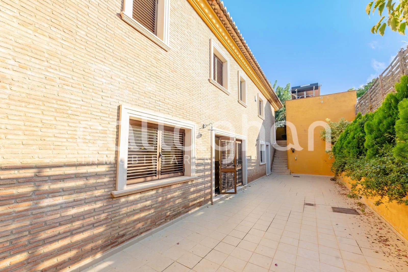 7 bedroom Villa for sale in Betera with pool garage - € 950,000 (Ref: 10129373)