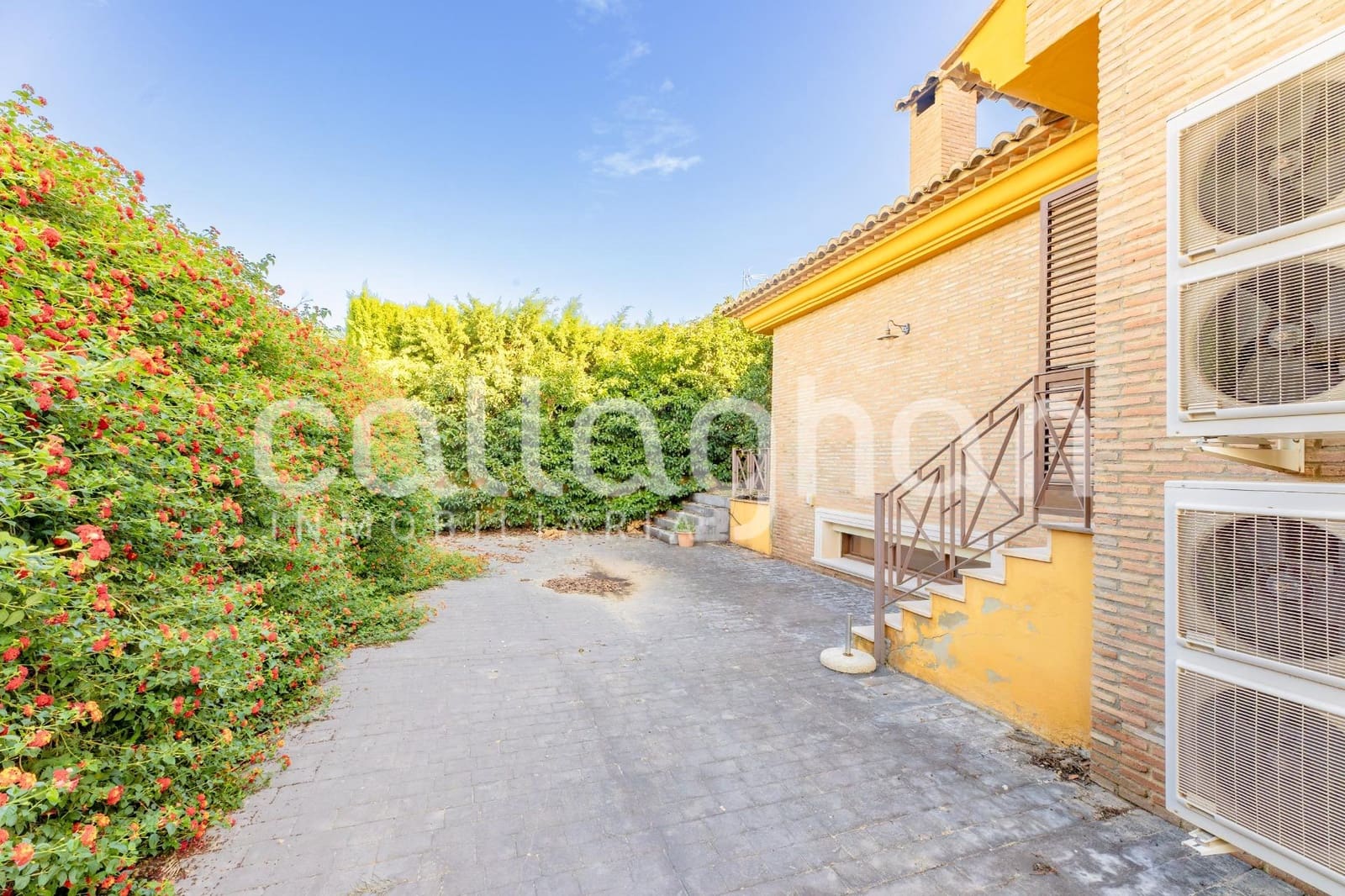 7 bedroom Villa for sale in Betera with pool garage - € 950,000 (Ref: 10129373)