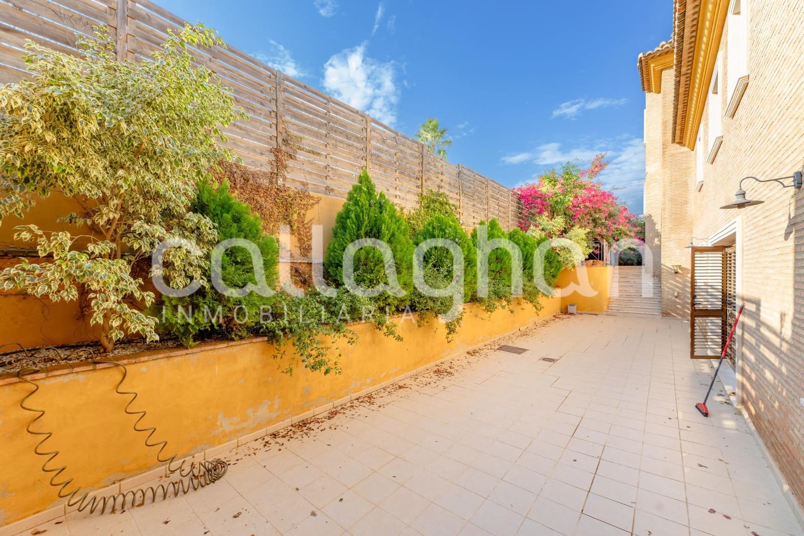 7 bedroom Villa for sale in Betera with pool garage - € 950,000 (Ref: 10129373)